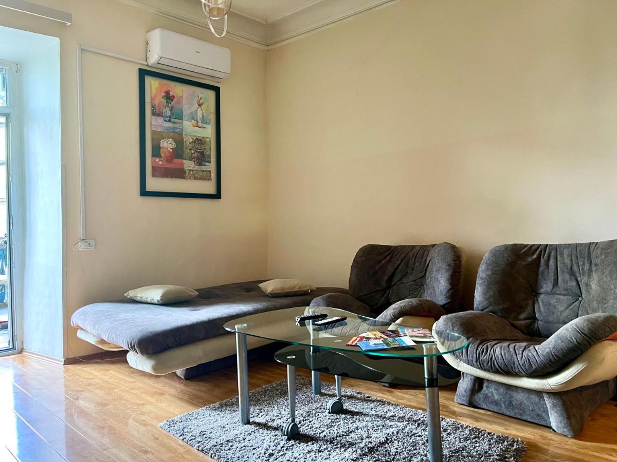 Apartment In Old Tbilisi Orbeliani Square Dış mekan fotoğraf